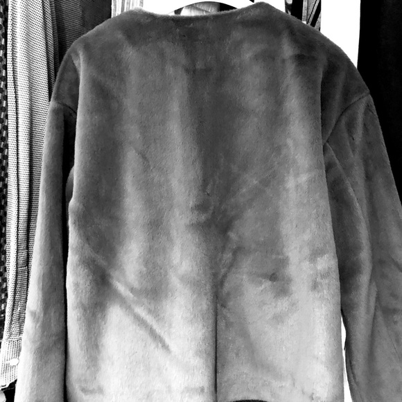 Lovely blue gray faux fur jacket from Uniqlo.  New, never worn - Picture 2 of 3